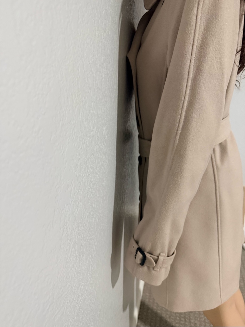 Burberry Beige Short Kensington Double-Breasted Trench Coat - Picture 11 of 13